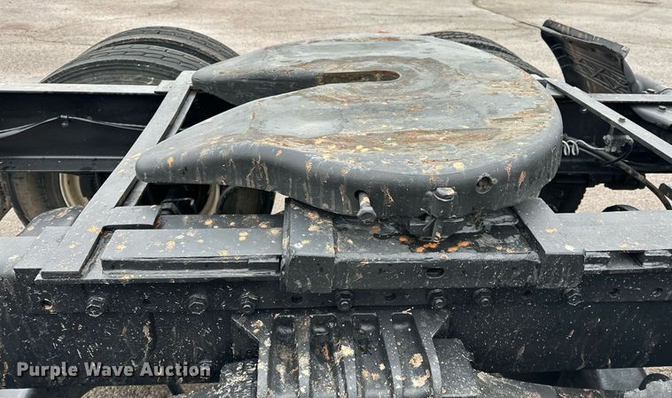 image for item LK9742 1986 Volvo White  semi truck