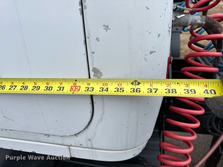 image for item LK9742 1986 Volvo White  semi truck