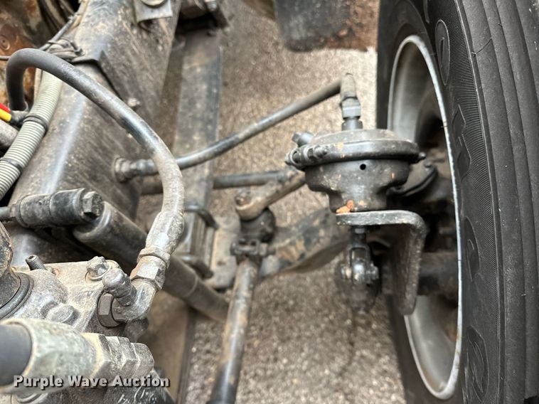 image for item LK9742 1986 Volvo White  semi truck