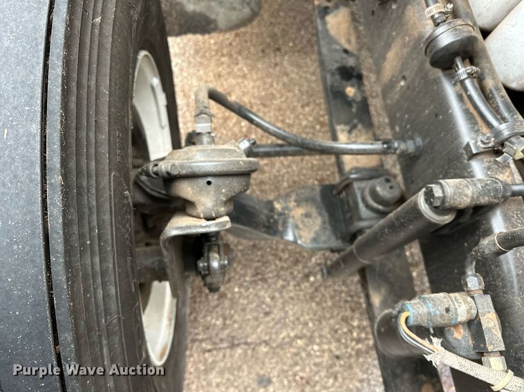 image for item LK9742 1986 Volvo White  semi truck