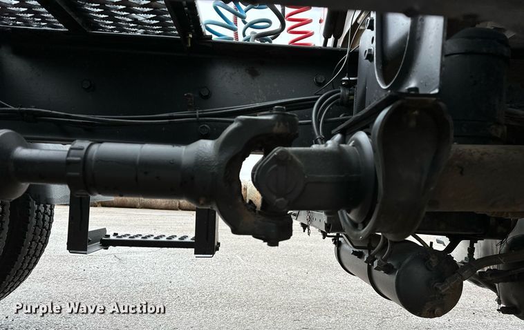 image for item LK9742 1986 Volvo White  semi truck