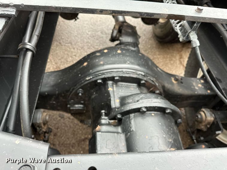 image for item LK9742 1986 Volvo White  semi truck