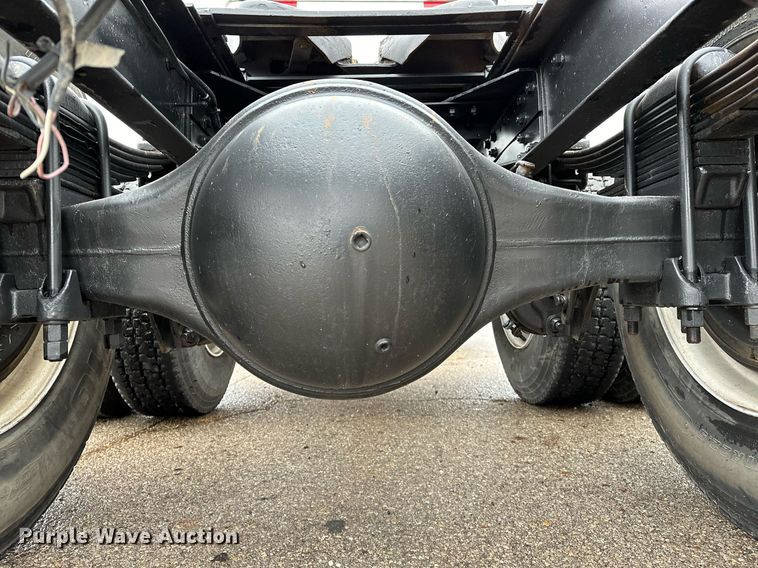 image for item LK9742 1986 Volvo White  semi truck