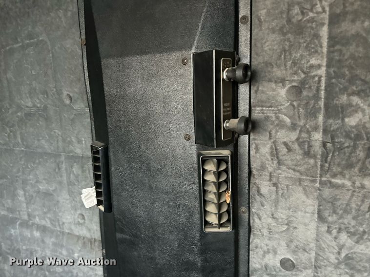 image for item LK9742 1986 Volvo White  semi truck