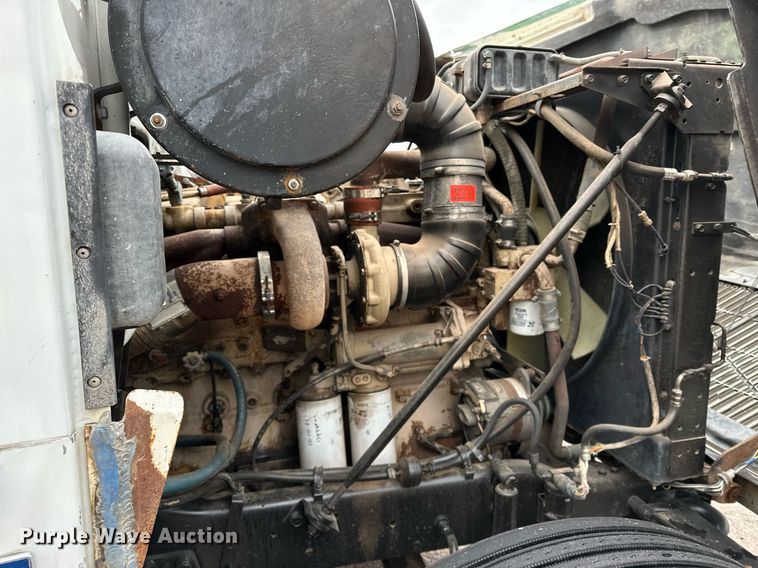 image for item LK9742 1986 Volvo White  semi truck