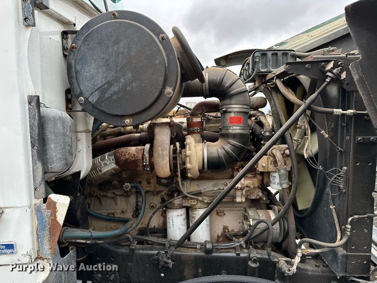 image for item LK9742 1986 Volvo White  semi truck