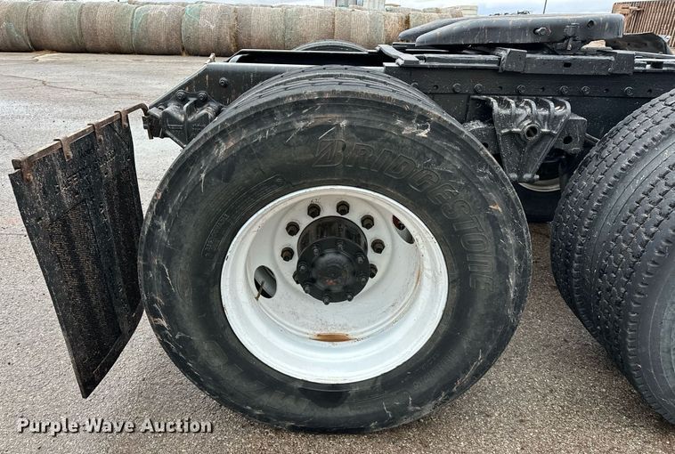 image for item LK9742 1986 Volvo White  semi truck