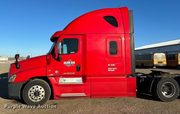 image for item LO9436 2014 Freightliner Cascadia  semi truck