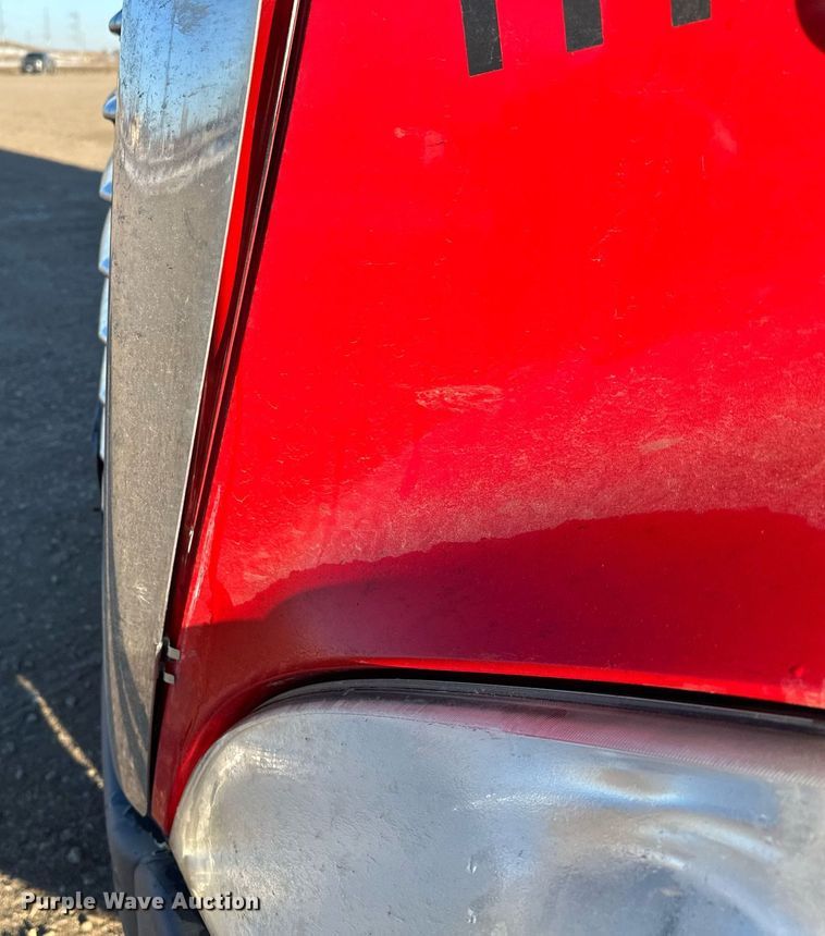 image for item LO9436 2014 Freightliner Cascadia  semi truck