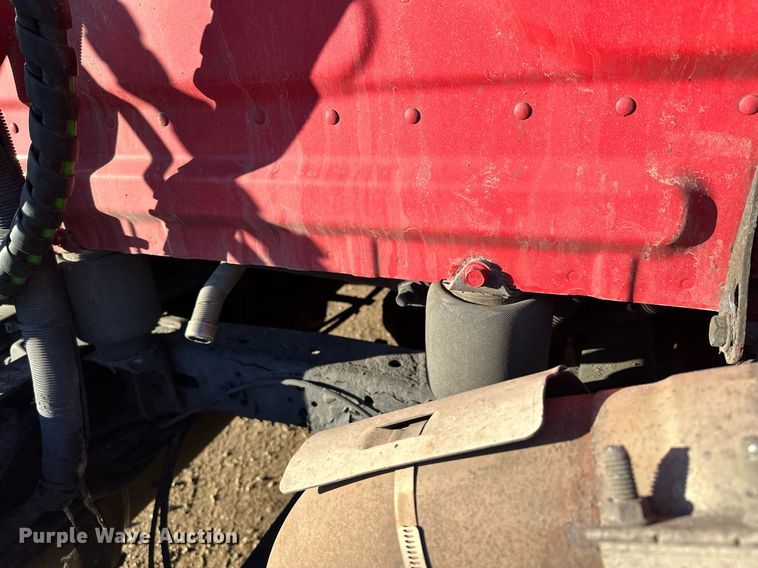 image for item LO9436 2014 Freightliner Cascadia  semi truck