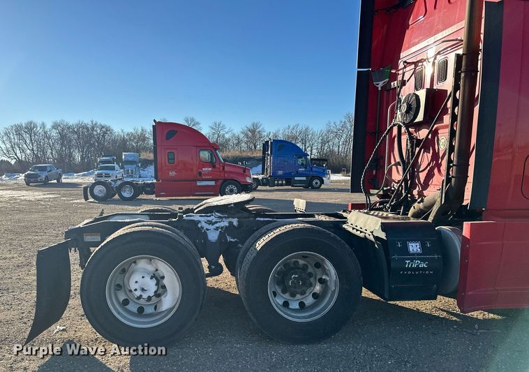 image for item LO9436 2014 Freightliner Cascadia  semi truck