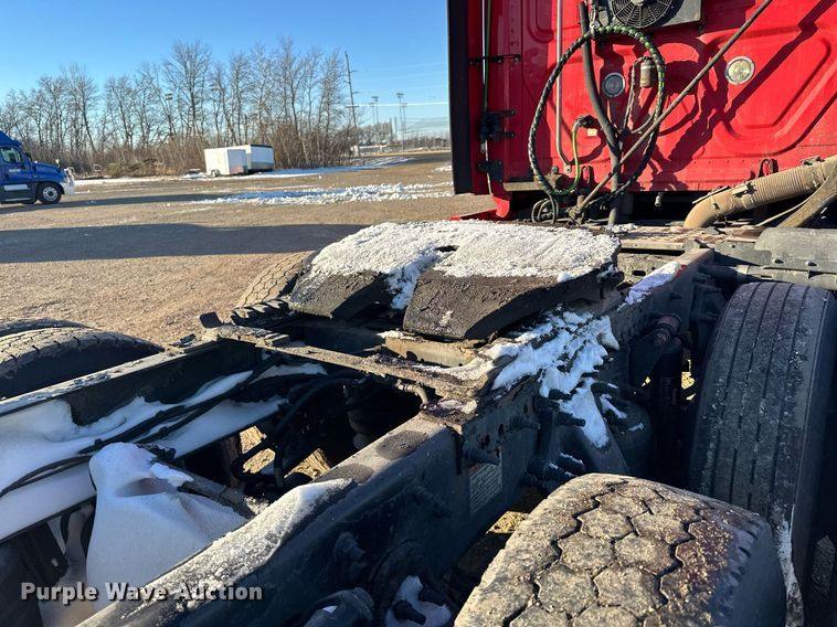 image for item LO9436 2014 Freightliner Cascadia  semi truck