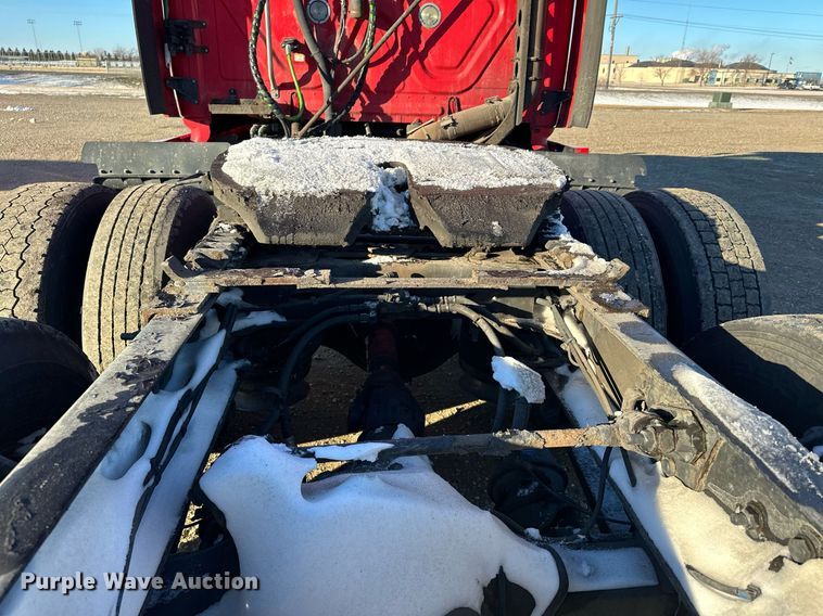 image for item LO9436 2014 Freightliner Cascadia  semi truck