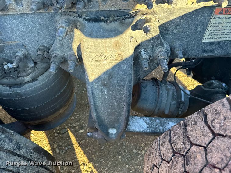 image for item LO9436 2014 Freightliner Cascadia  semi truck