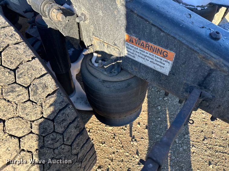 image for item LO9436 2014 Freightliner Cascadia  semi truck