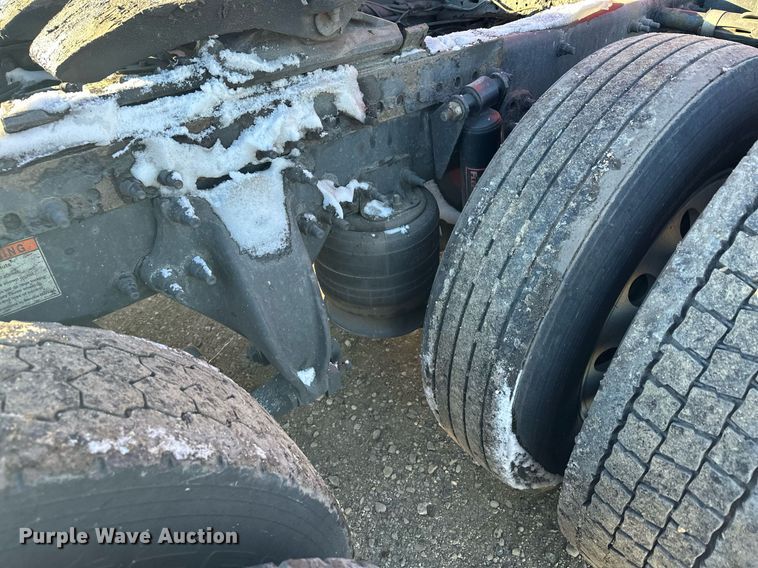 image for item LO9436 2014 Freightliner Cascadia  semi truck