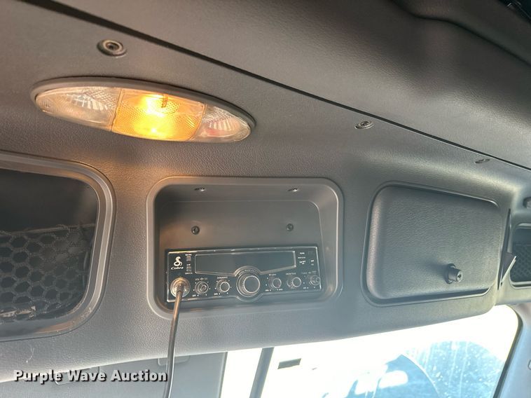 image for item LO9436 2014 Freightliner Cascadia  semi truck