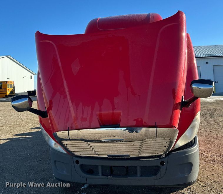 image for item LO9436 2014 Freightliner Cascadia  semi truck