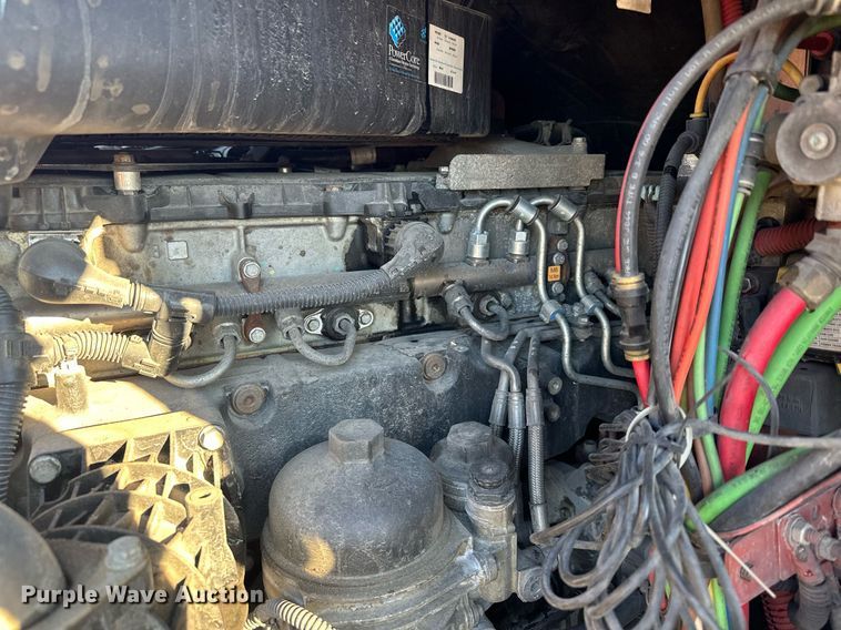 image for item LO9436 2014 Freightliner Cascadia  semi truck