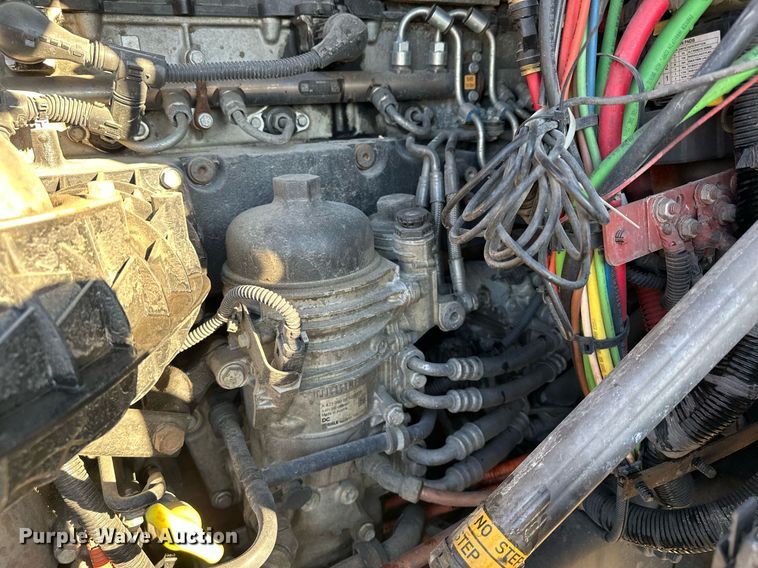 image for item LO9436 2014 Freightliner Cascadia  semi truck