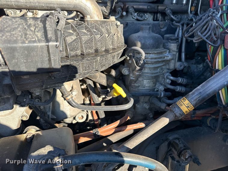 image for item LO9436 2014 Freightliner Cascadia  semi truck