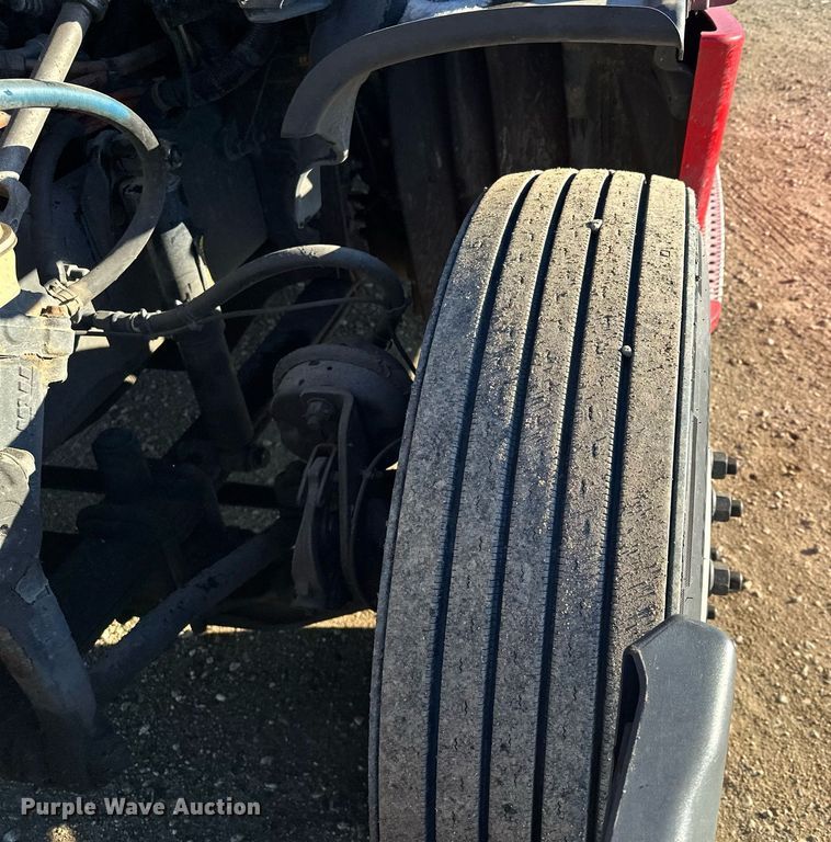 image for item LO9436 2014 Freightliner Cascadia  semi truck