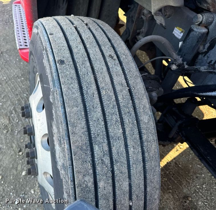 image for item LO9436 2014 Freightliner Cascadia  semi truck