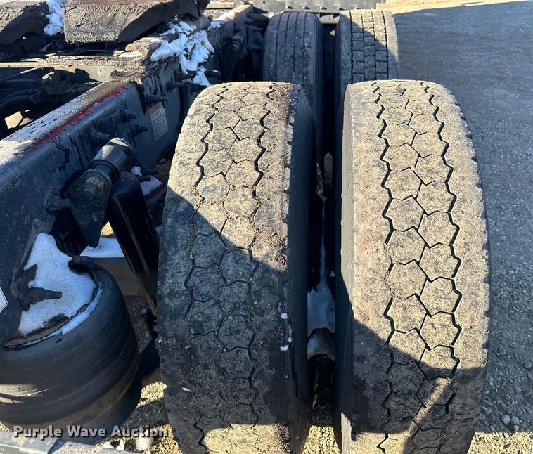 image for item LO9436 2014 Freightliner Cascadia  semi truck