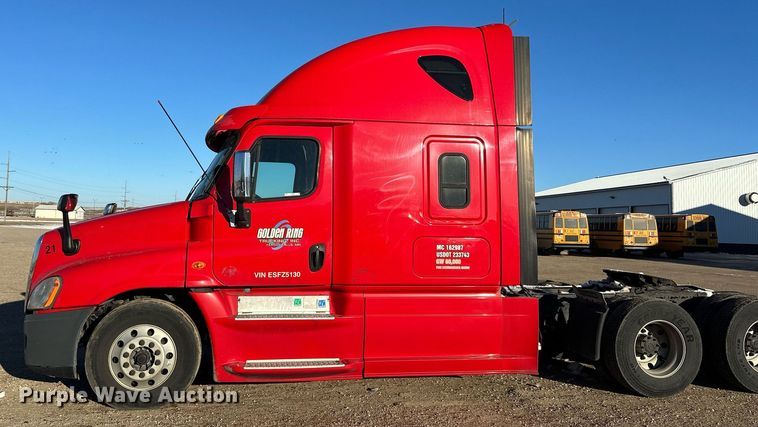 image for item LO9437 2014 Freightliner Cascadia  semi truck