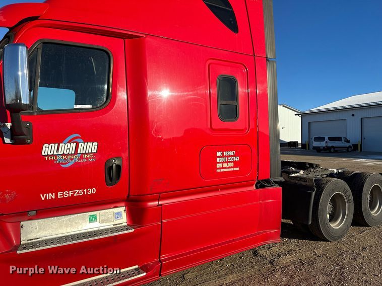 image for item LO9437 2014 Freightliner Cascadia  semi truck