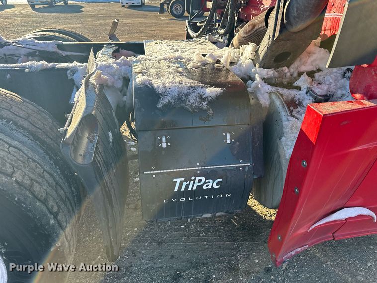 image for item LO9437 2014 Freightliner Cascadia  semi truck