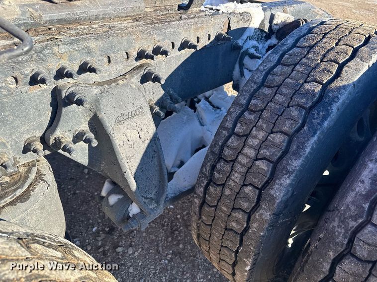 image for item LO9437 2014 Freightliner Cascadia  semi truck