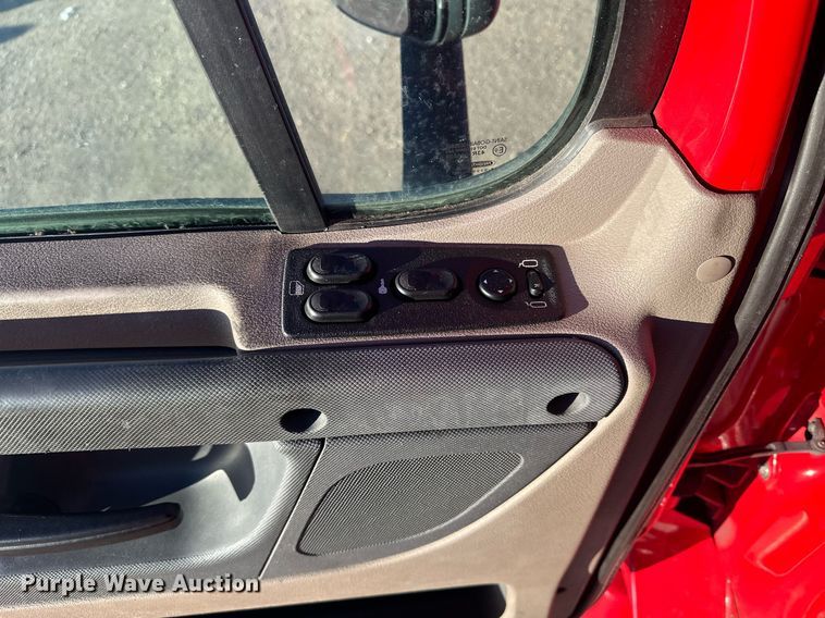 image for item LO9437 2014 Freightliner Cascadia  semi truck