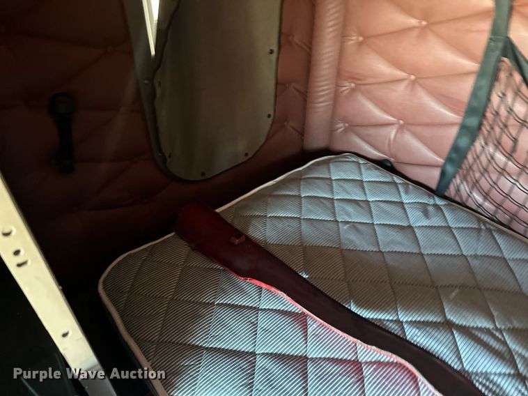 image for item LO9437 2014 Freightliner Cascadia  semi truck