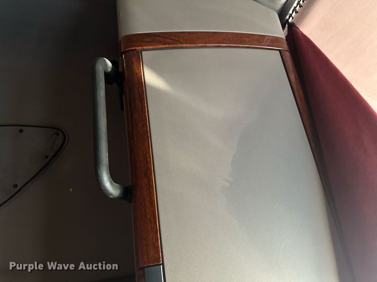 image for item LO9437 2014 Freightliner Cascadia  semi truck