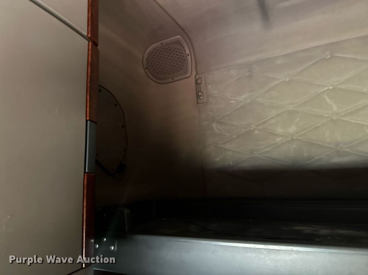 image for item LO9437 2014 Freightliner Cascadia  semi truck