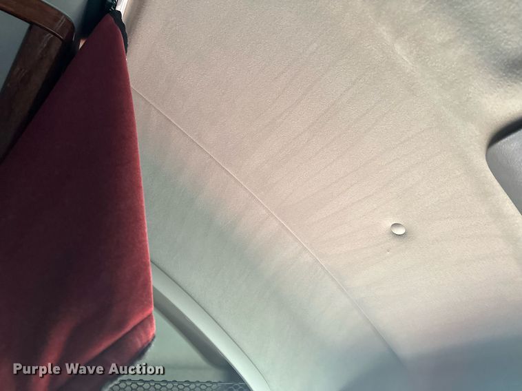 image for item LO9437 2014 Freightliner Cascadia  semi truck