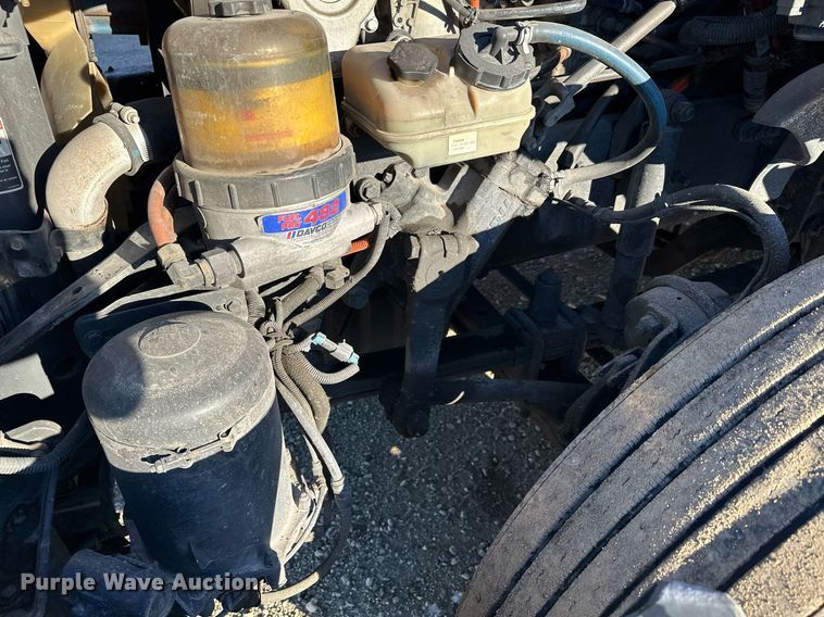 image for item LO9437 2014 Freightliner Cascadia  semi truck