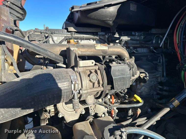 image for item LO9437 2014 Freightliner Cascadia  semi truck