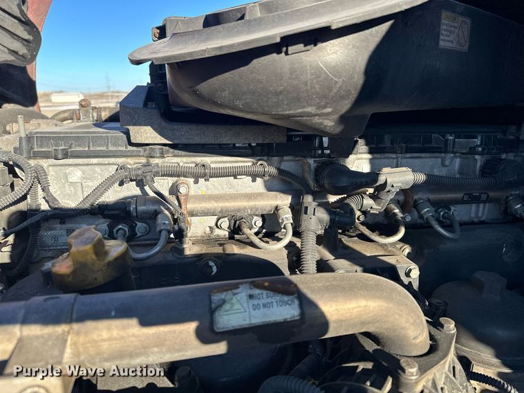 image for item LO9437 2014 Freightliner Cascadia  semi truck