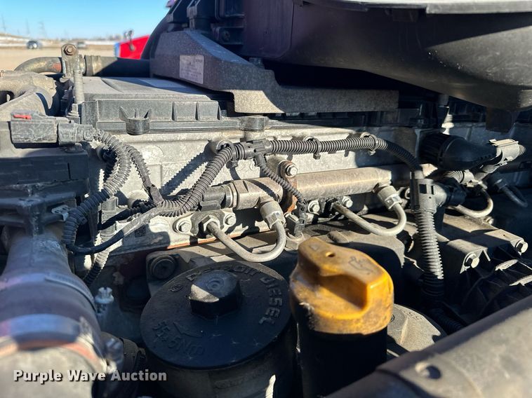 image for item LO9437 2014 Freightliner Cascadia  semi truck