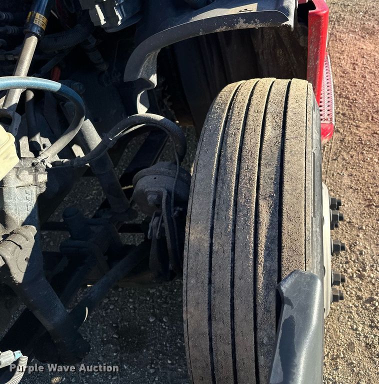 image for item LO9437 2014 Freightliner Cascadia  semi truck