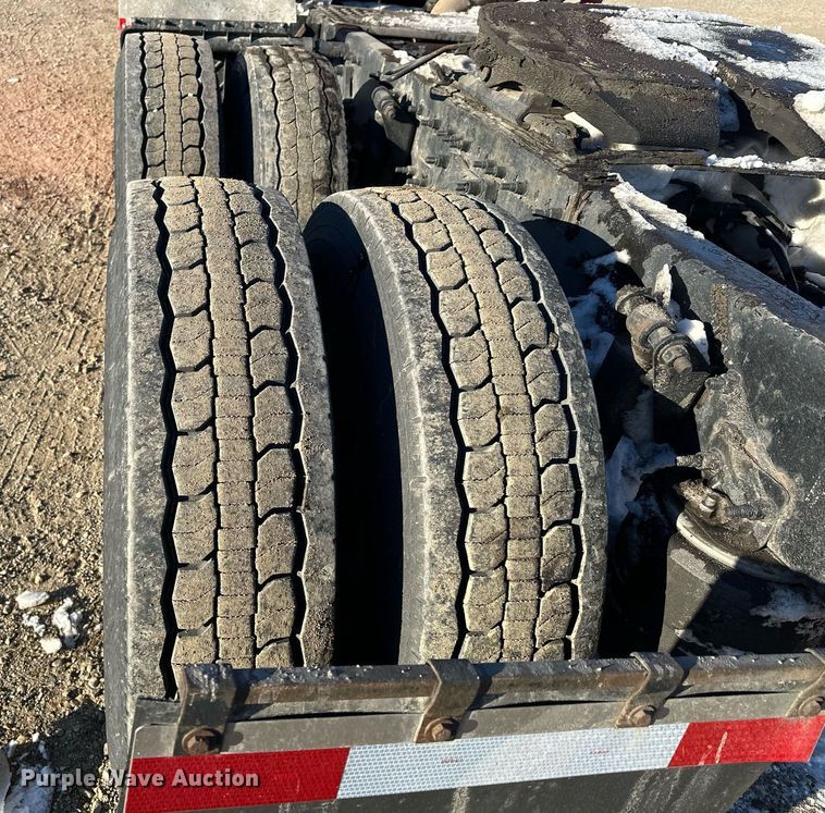 image for item LO9437 2014 Freightliner Cascadia  semi truck