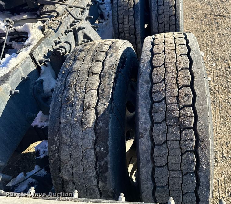 image for item LO9437 2014 Freightliner Cascadia  semi truck