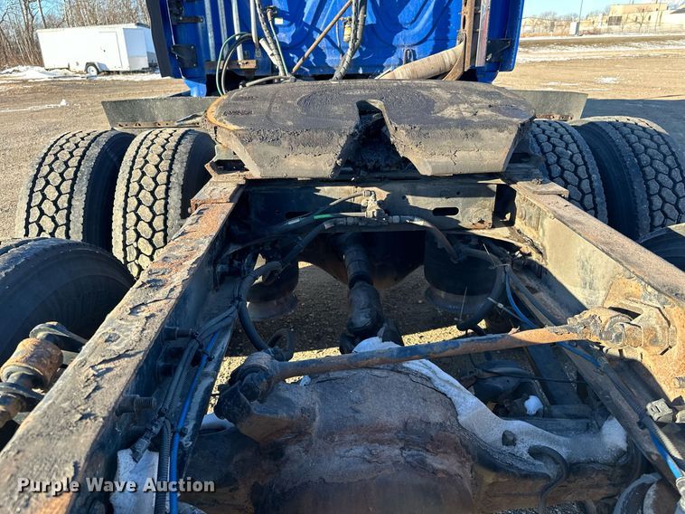 image for item LO9438 2013 Freightliner Cascadia  semi truck