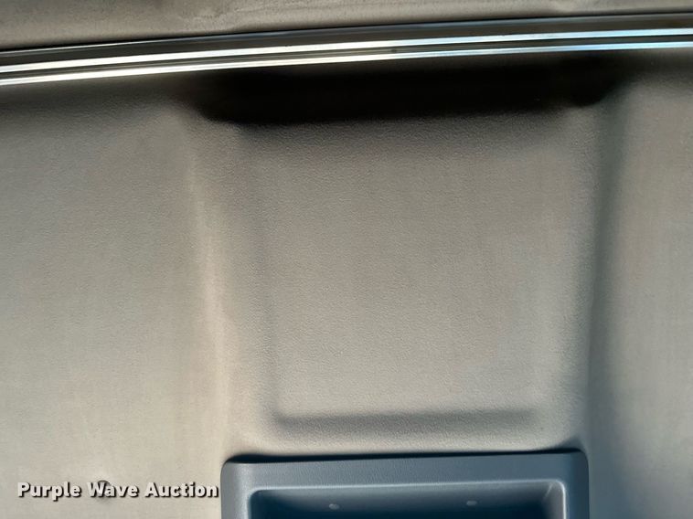 image for item LO9438 2013 Freightliner Cascadia  semi truck