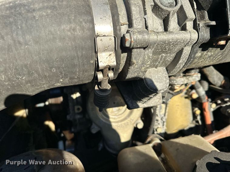 image for item LO9438 2013 Freightliner Cascadia  semi truck