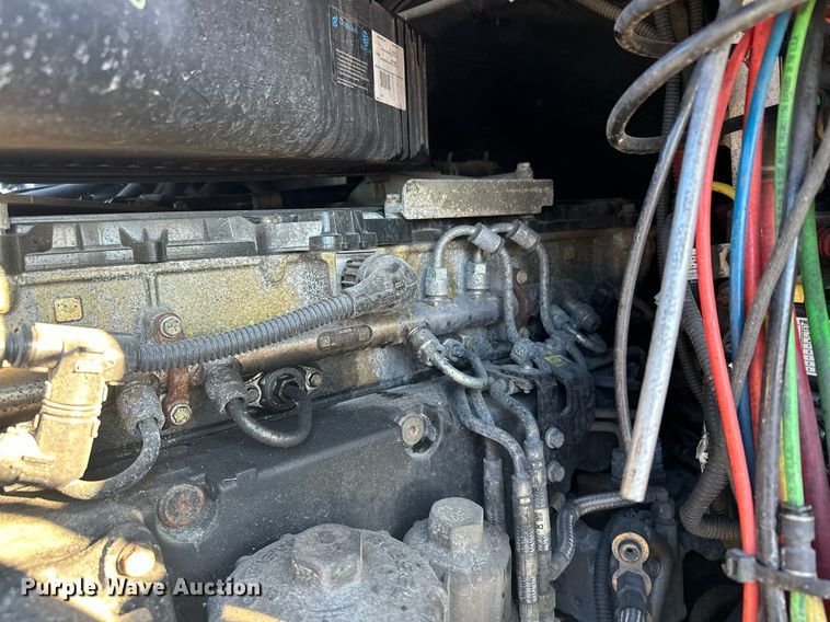 image for item LO9438 2013 Freightliner Cascadia  semi truck