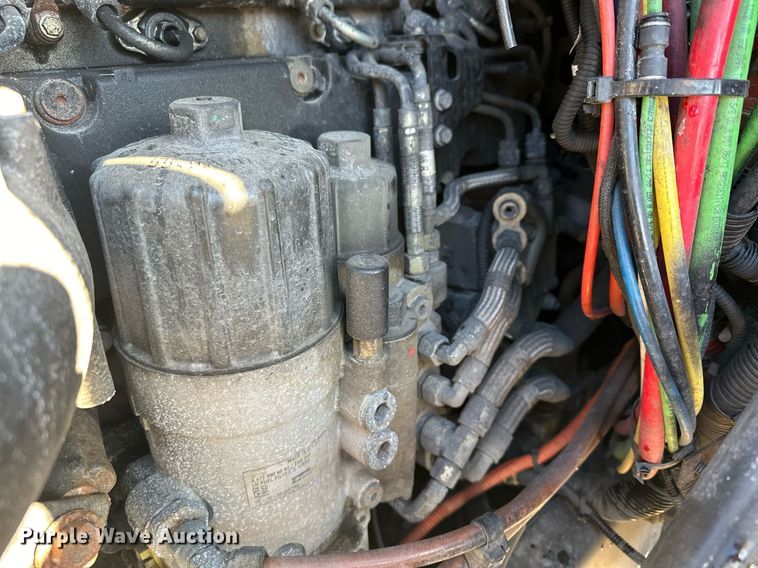 image for item LO9438 2013 Freightliner Cascadia  semi truck