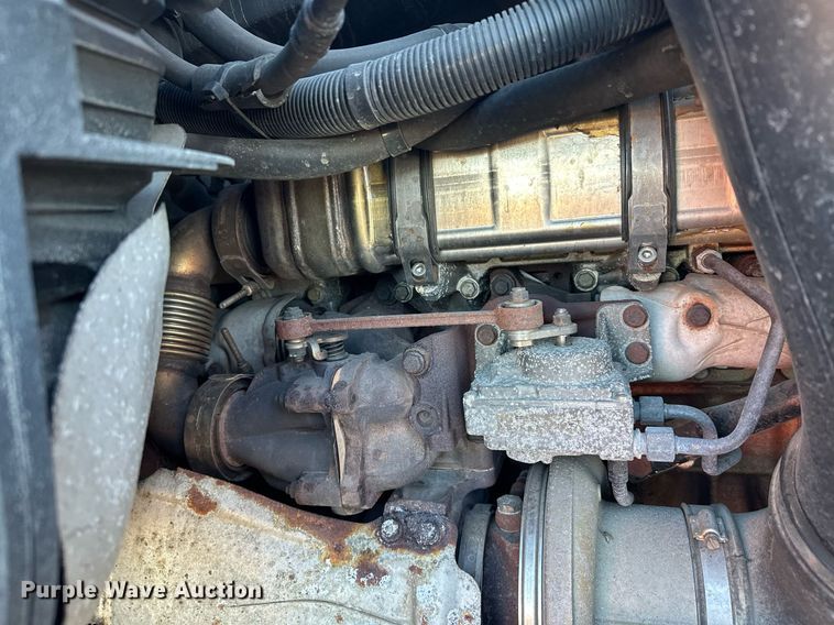 image for item LO9438 2013 Freightliner Cascadia  semi truck